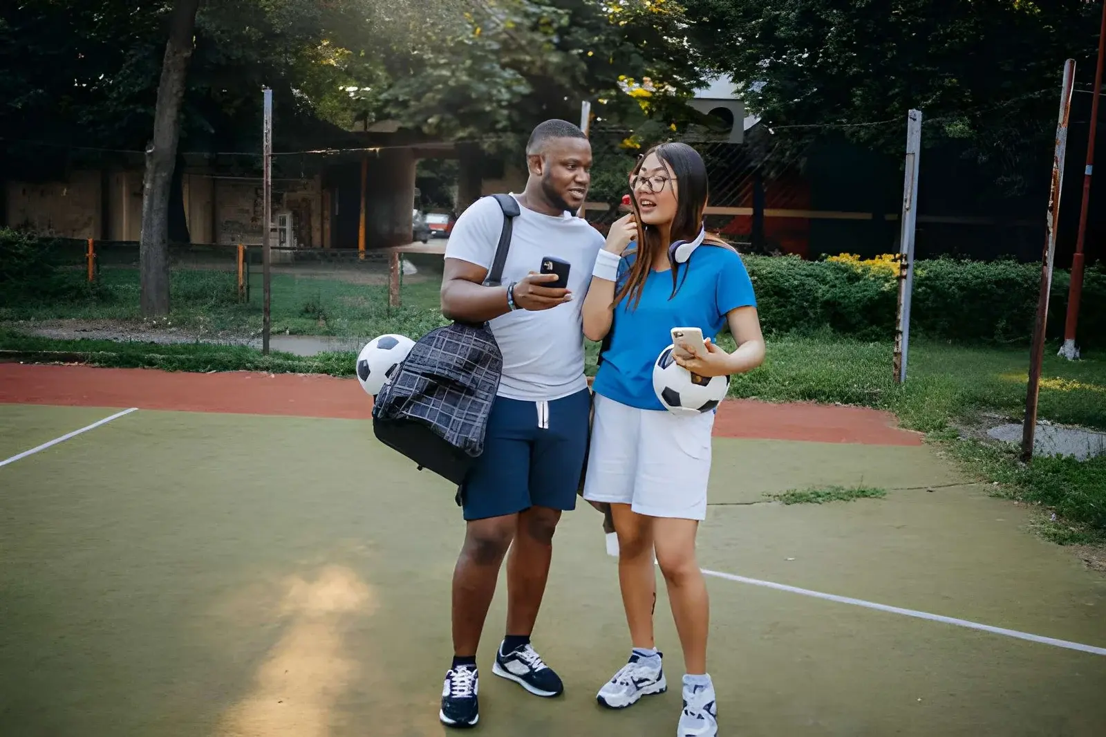 How to Start a Conversation With Someone Who Loves Sports